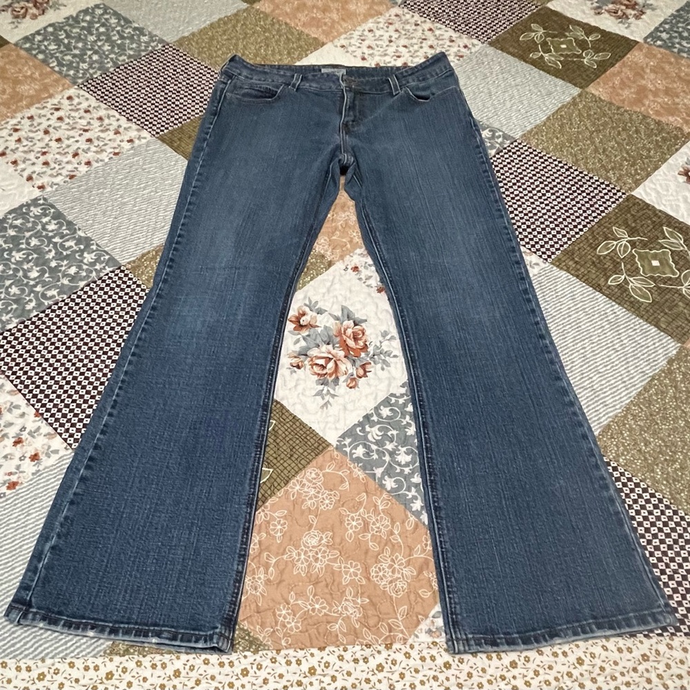 Women’s Levi Slender bootcut 526 size 12